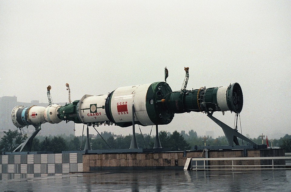 Макет орбитальной станции Салют-7 на ВДНХ(1985)